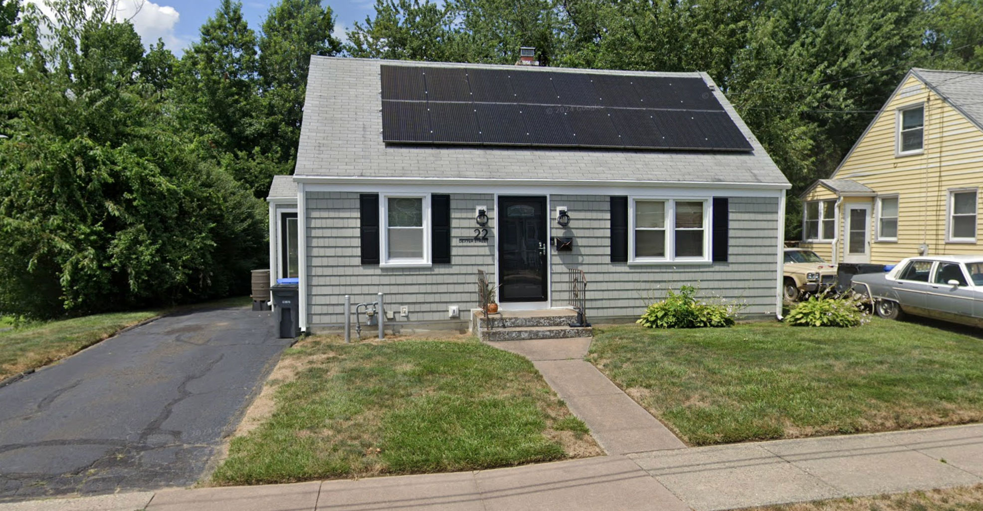 View of the home at 22 Dexter Street in Hartford Connecticut